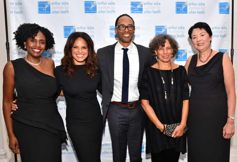 Dr. Marilyn Fraser with 2017 honorees Soledad O’Brien, Dr. Robert Gore, Dr. Marilyn Bassett and Kathy Hirata Chin at the Black Tie & Sneakers Gala on Oct. 18, 2017 (Ken Brown)